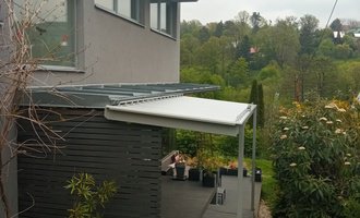 Bioklimatická ocelová pergola k balkonu